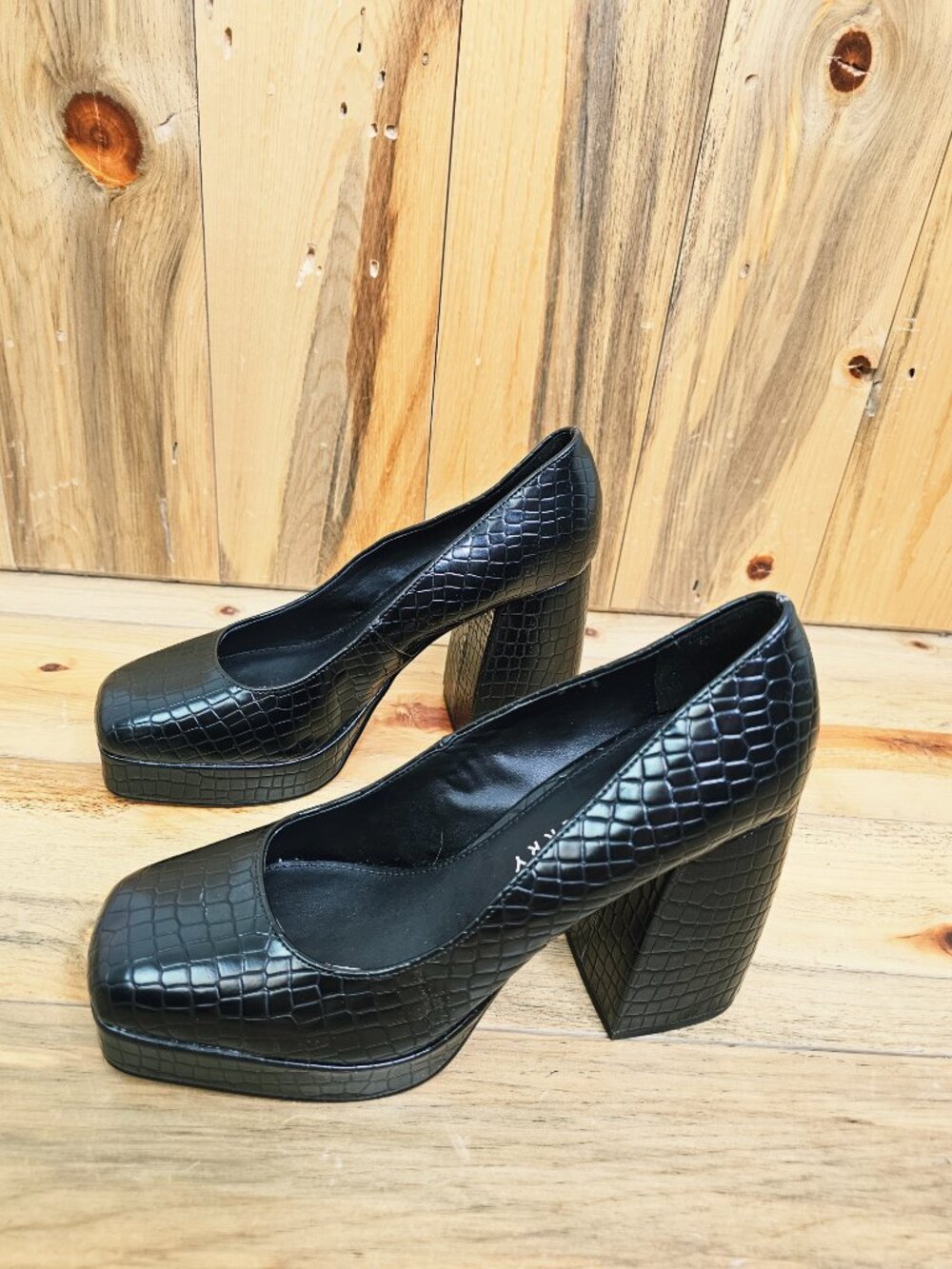 Katy Perry Black Crocodile Square Toe Platform Block Heel Size 9 - Picture 3 of 7
